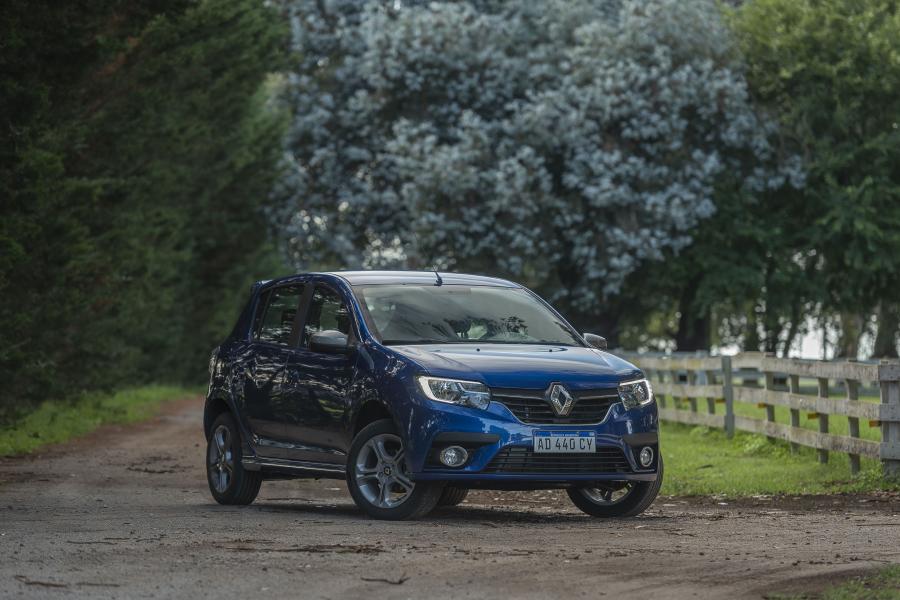  Renault Sandero GT Line 2019 года  (LA) (фото 1 из 42)